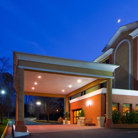 Holiday Inn Express Fairfax-Arlington Boulevard By Ihg Zewnętrze zdjęcie