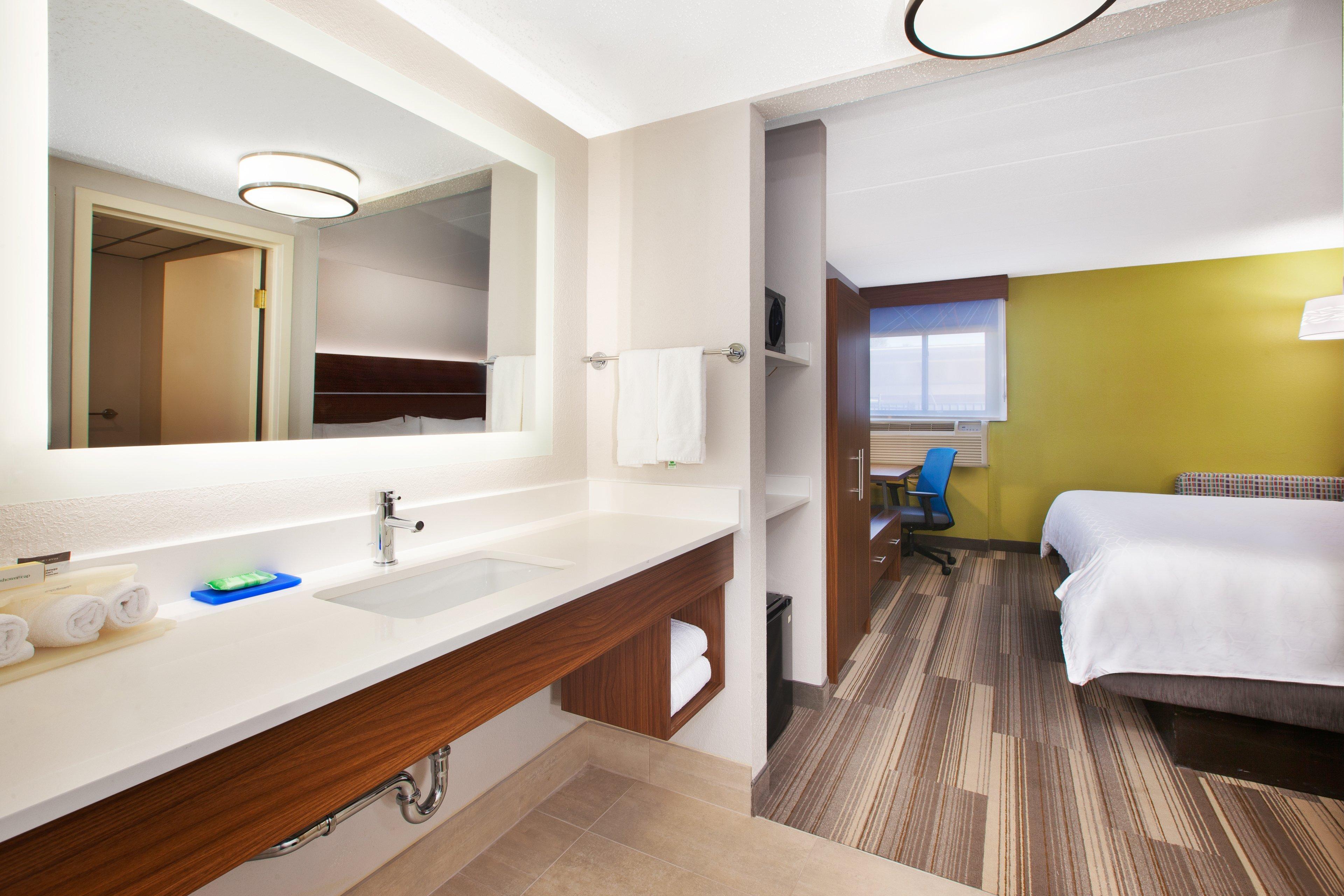 Holiday Inn Express Fairfax-Arlington Boulevard By Ihg Zewnętrze zdjęcie