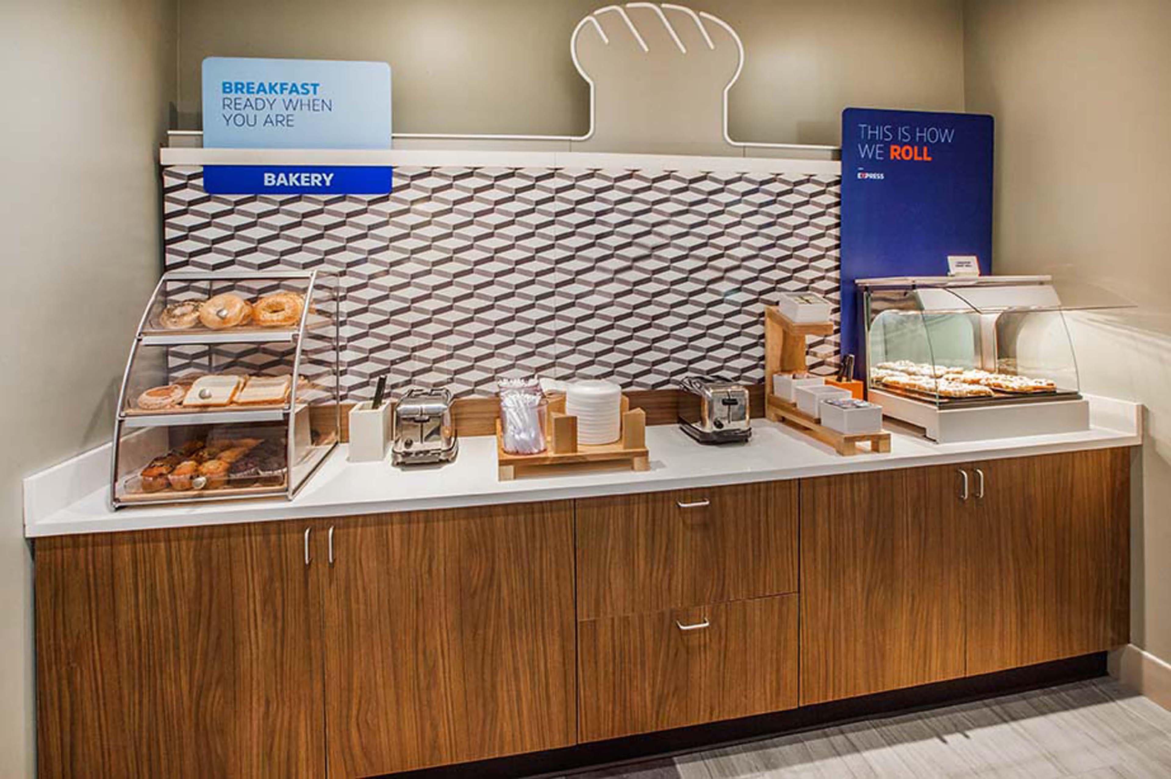 Holiday Inn Express Fairfax-Arlington Boulevard By Ihg Zewnętrze zdjęcie