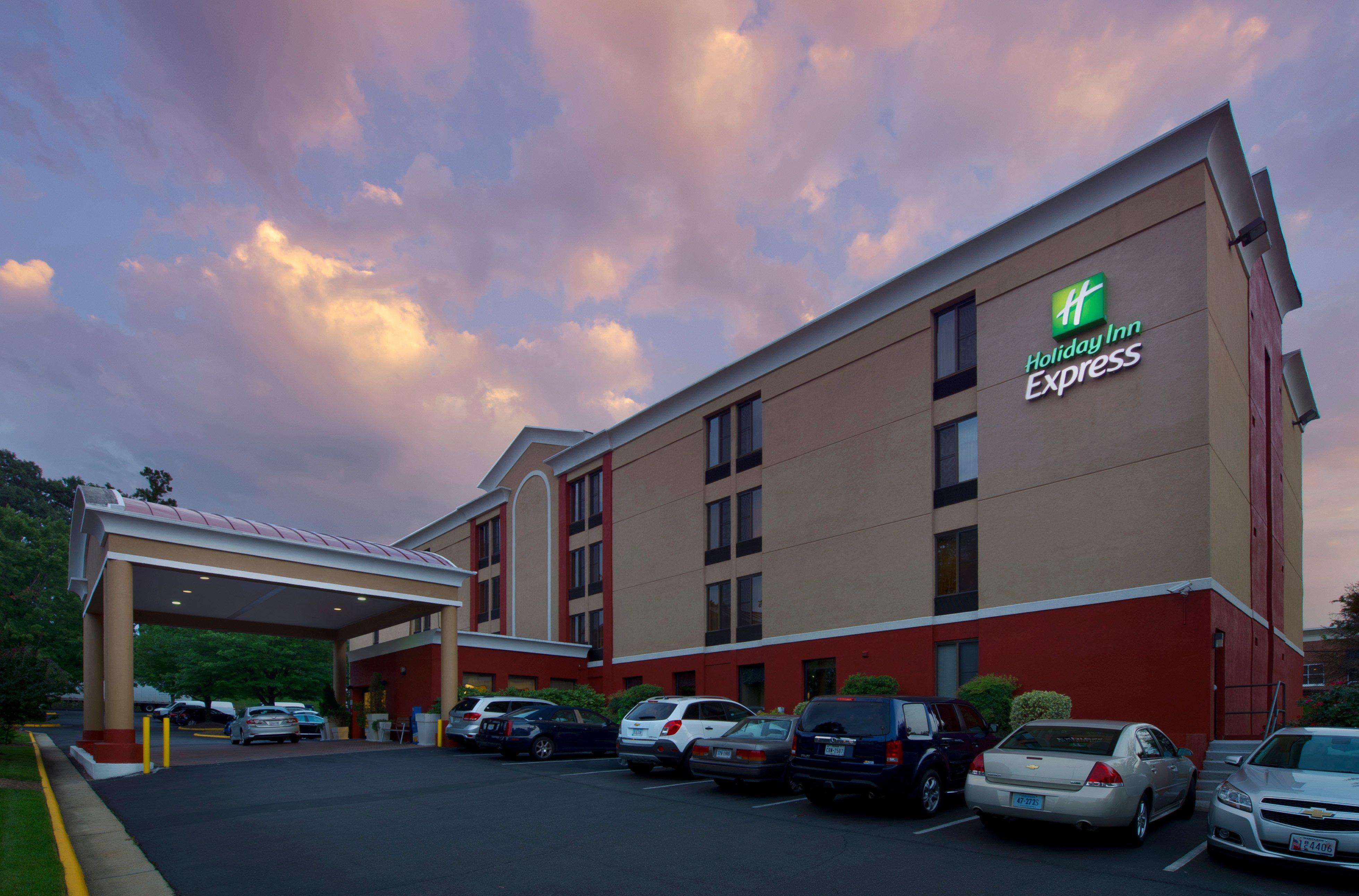 Holiday Inn Express Fairfax-Arlington Boulevard By Ihg Zewnętrze zdjęcie